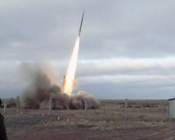 Tropas rusas derriban en ejercicios misiles-blanco “Strizh” y “Kaban” - Sputnik Mundo