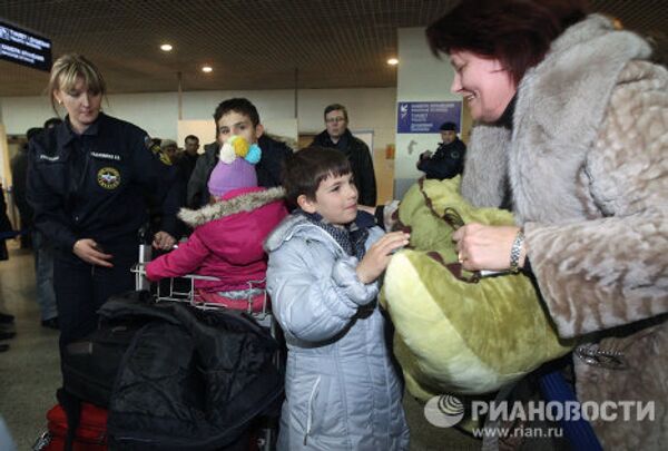 Ciudadanos de Rusia evacuados de Libia arriban a Moscú   - Sputnik Mundo