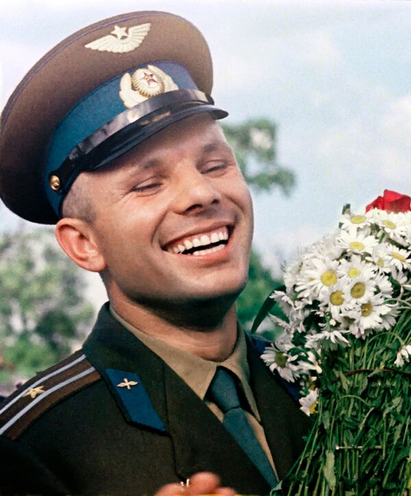 La vida de Yuri Gagarin, el primer hombre que voló al espacio - Sputnik Mundo
