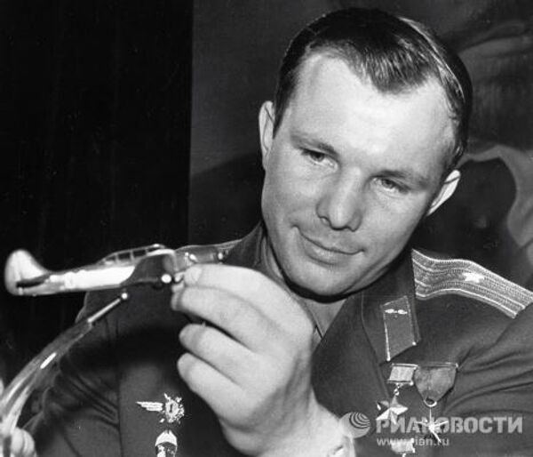 Episodios de la vida de Yuri Gagarin, el primer hombre que voló al espacio  - Sputnik Mundo
