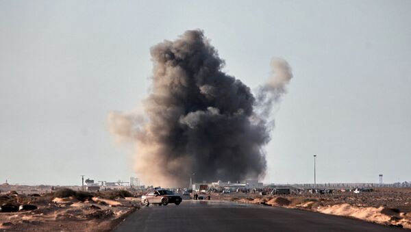 Bombardeos en Libia - Sputnik Mundo