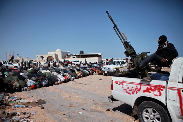 Unidades del Ejército libio toman la ciudad de Ajdabiya - Sputnik Mundo