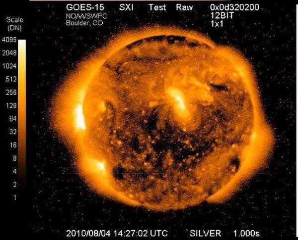 Imágenes exclusivas de erupciones en el Sol desde el satélite GOES-15 - Sputnik Mundo