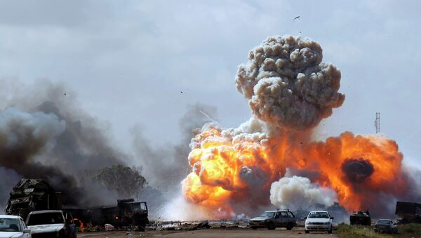 Bombardeo de EEUU en Libia - Sputnik Mundo