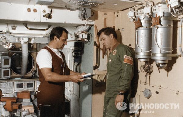Historia de la “Mir”, estación espacial rusa  - Sputnik Mundo