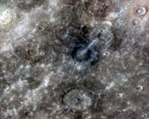 La sonda Messenger graba imágenes de cráteres majestuosos de Mercurio - Sputnik Mundo