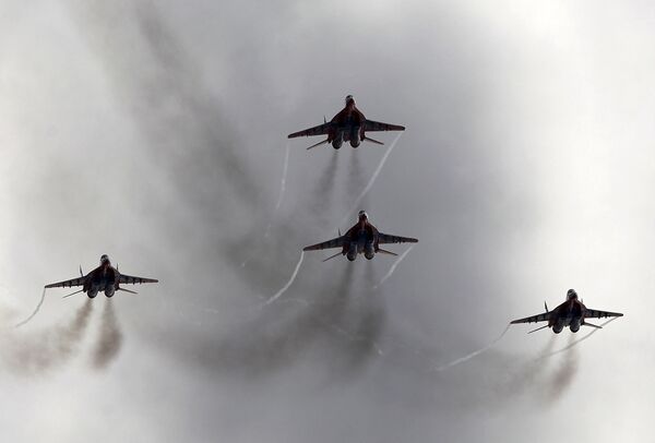 Rusia incorporará un centenar de aviones militares a su arsenal en 2014 - Sputnik Mundo