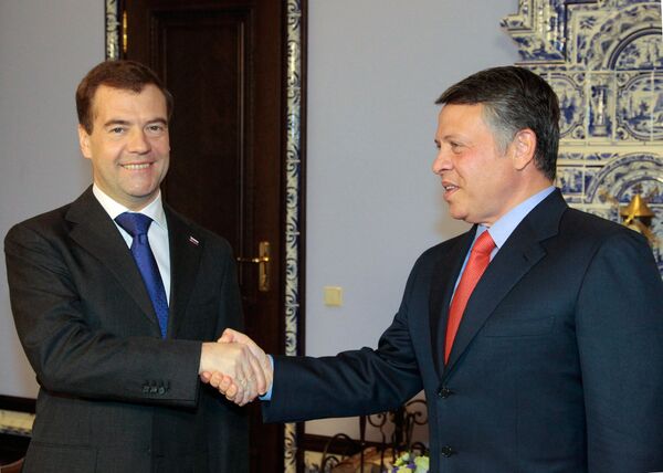Dmitri Medvédev durante la reunión con el Rey de Jordania, Abdalá II - Sputnik Mundo