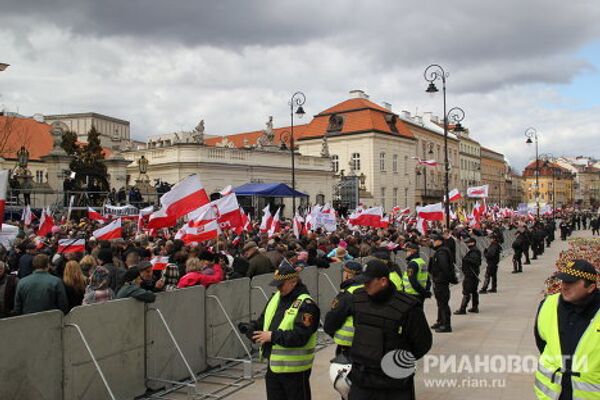 Manifestaciones en Varsovia con motivo del primer aniversario de la muerte de Lech Kaczynski - Sputnik Mundo