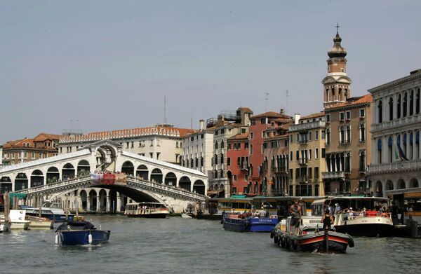 Famoso puente de Rialto en Venecia  - Sputnik Mundo