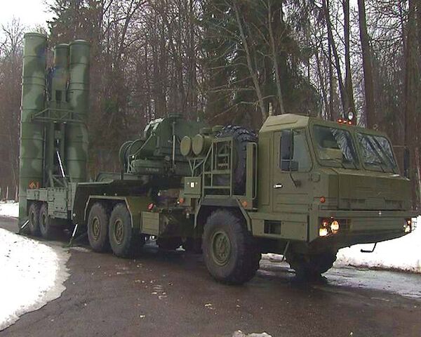 Militares rusos emplazan segundo regimiento de S-400 en las afueras de Moscú - Sputnik Mundo