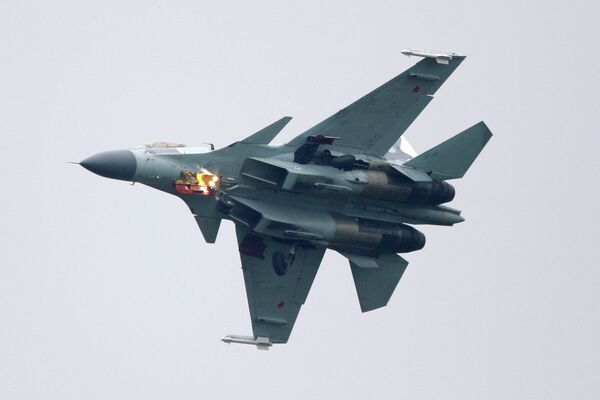 El Su-35 es un caza polivalente super maniobrable de la generación 4++ - Sputnik Mundo