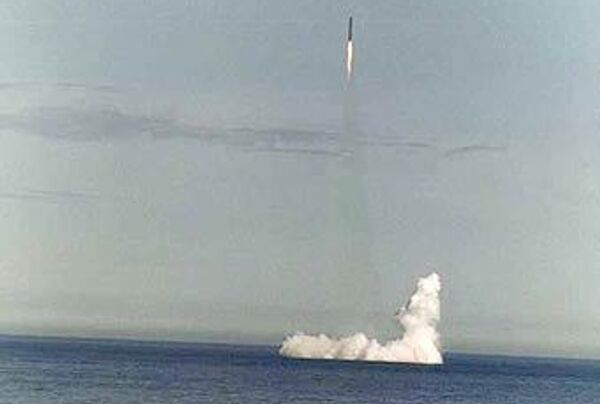 Submarino estratégico ruso realiza exitoso lanzamiento del misil balístico Sinevá. Archivo. - Sputnik Mundo