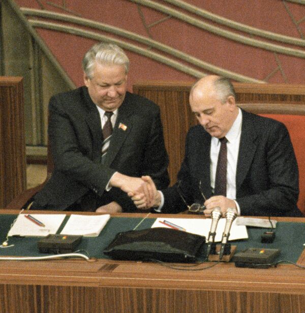 Yeltsin y Gorbachov fueron presidentes que coincidieron en la misma madriguera - Sputnik Mundo
