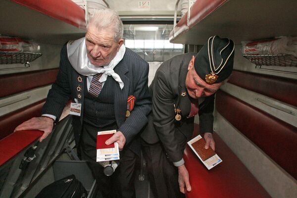 Veteranos de Gran Guerra Patria en el Tren de la Memoria - Sputnik Mundo