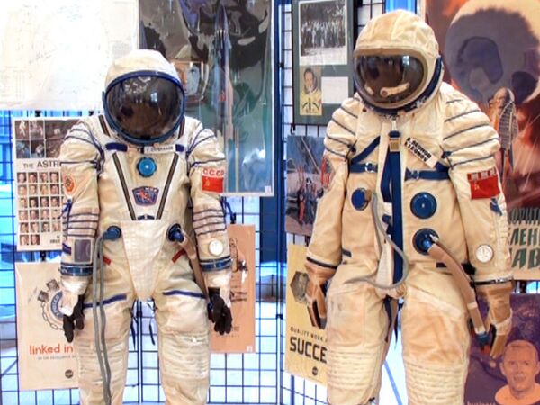 Escafandras de cosmonautas soviéticos en subasta en Nueva York - Sputnik Mundo