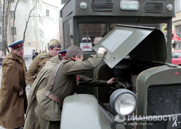 Autos de la Segunda Guerra Mundial recorren San Petersburgo - Sputnik Mundo