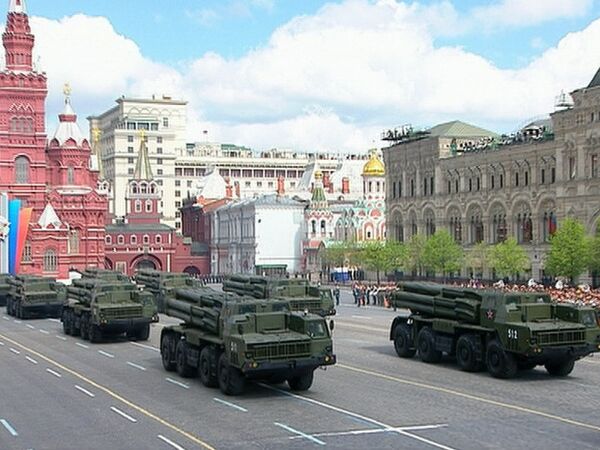 Rusia exhibe su poderío militar en la Plaza Roja - Sputnik Mundo