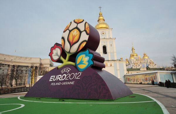 UEFA descubre problemas en estadio ucraniano para la Eurocopa 2012 - Sputnik Mundo