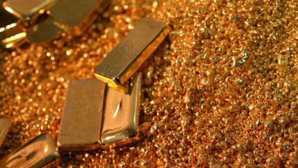 Un australiano descubre una pepita de oro de 5 kilos y valorada en $500.000 - Sputnik Mundo