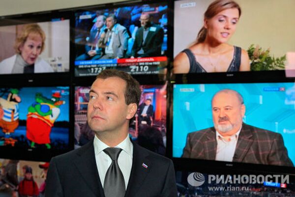 Dmitri Medvédev como moderador de una reunión relámpago y un talk show - Sputnik Mundo