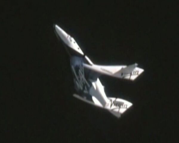 Nave espacial realiza un vuelo en modo de “pluma” a 15.000 metros de altura - Sputnik Mundo