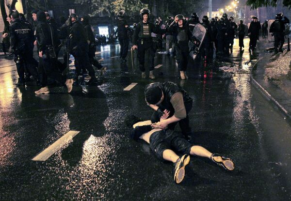 Los manifestantes en la Plaza de Rustaveli, en Tbilisi - Sputnik Mundo