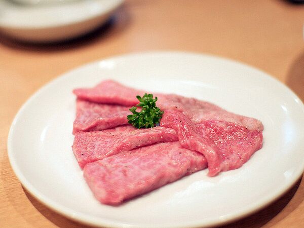 Lote de carne contaminada con cesio radioactivo de venta en los mercados de Japón - Sputnik Mundo