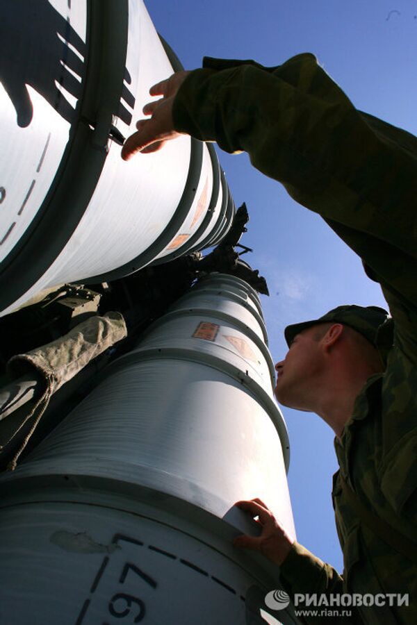 Unidad de misiles antiaéreos S-300 entra en servicio operacional - Sputnik Mundo