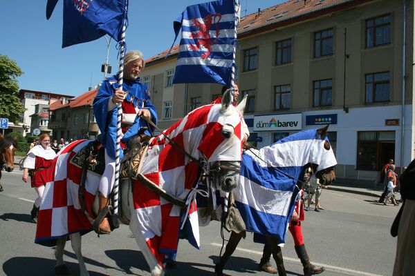 Emperador Carlos IV recibirá a los visitantes nocturnos de la fortaleza checa de Karlstejn - Sputnik Mundo