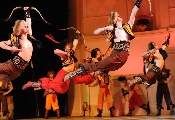 El conjunto de danza ruso Moiséyev actuará en el festival La Versiliana en Italia - Sputnik Mundo