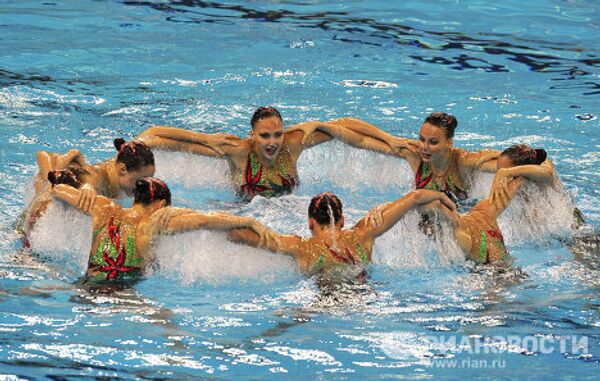 Rusia gana un oro y una plata en el Campeonato Mundial de Natación de 2011 en Shanghai - Sputnik Mundo