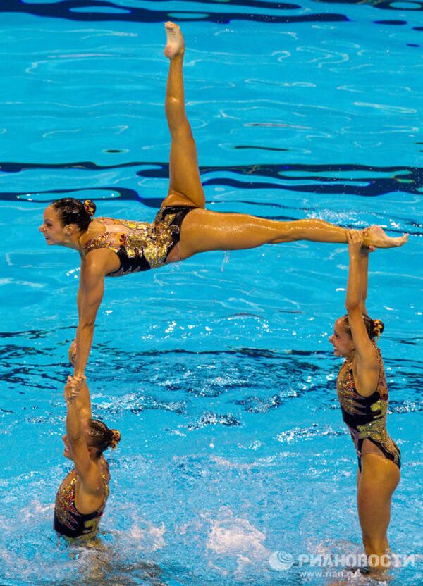 Las nadadoras sincronizadas rusas ganan el quinto oro en el Campeonato Mundial de 2011 - Sputnik Mundo