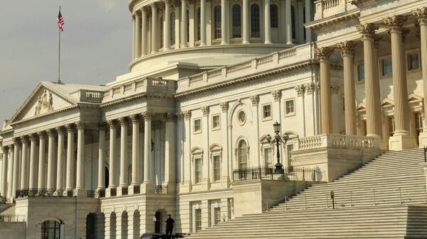 El Senado de EEUU aprueba el proyecto de reforma migratoria - Sputnik Mundo