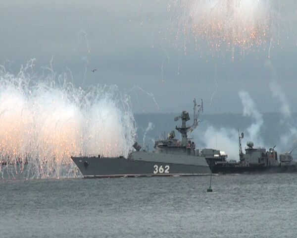 Piratas, Neptuno y marinos de Guerra festejaron Día de la Armada rusa  - Sputnik Mundo