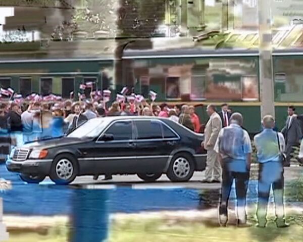 Kim Jong-il llega a Rusia en tren blindado y con un coche personal Mercedes  - Sputnik Mundo