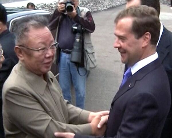 Dmitri Medvedev y Kim Jong-il sostienen encuentro en Buriatia - Sputnik Mundo