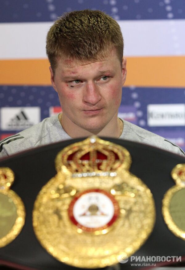 El boxeador ruso Povétkin gana el título del campeón mundial según WBA - Sputnik Mundo