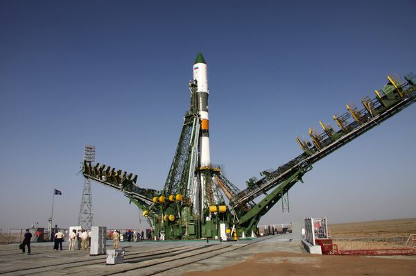 El lanzador Soyuz-U con la nave de carga Progress M-12M - Sputnik Mundo