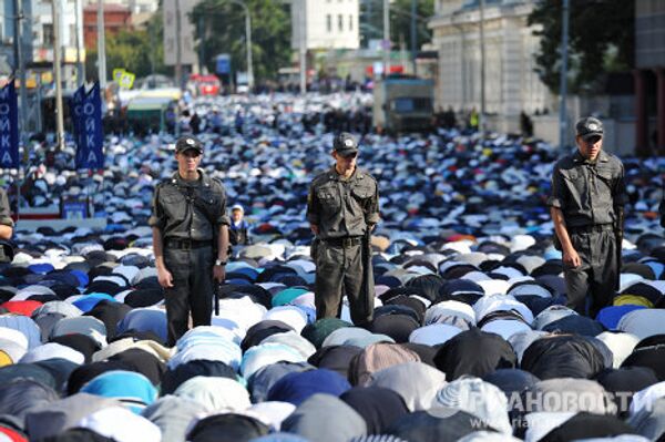 Servicio por fiesta musulmana Uraza Bairam en Moscú - Sputnik Mundo