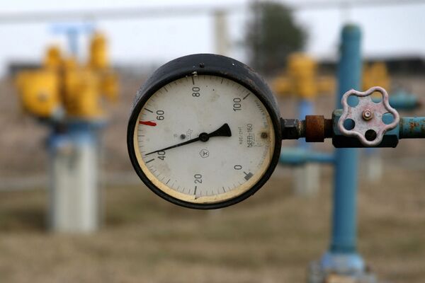 El precio medio del gas ruso para Ucrania será de US$440 en 2012 - Sputnik Mundo