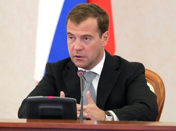 Medvédev pide a las redes sociales intensificar la lucha contra narcóticos - Sputnik Mundo