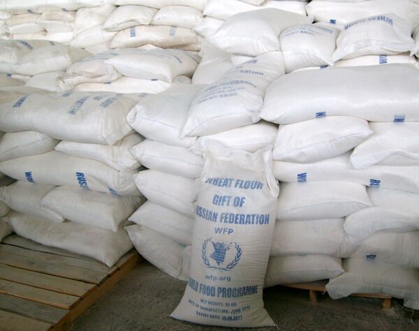 Rusia envía a Afganistán 3.000 toneladas de harina y 41 vehículos como ayuda humanitaria - Sputnik Mundo