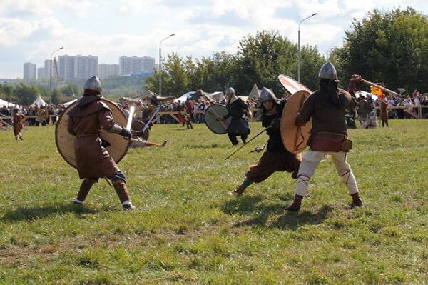 Moscú acoge el festival de recreación histórica “Tiempos y épocas” - Sputnik Mundo