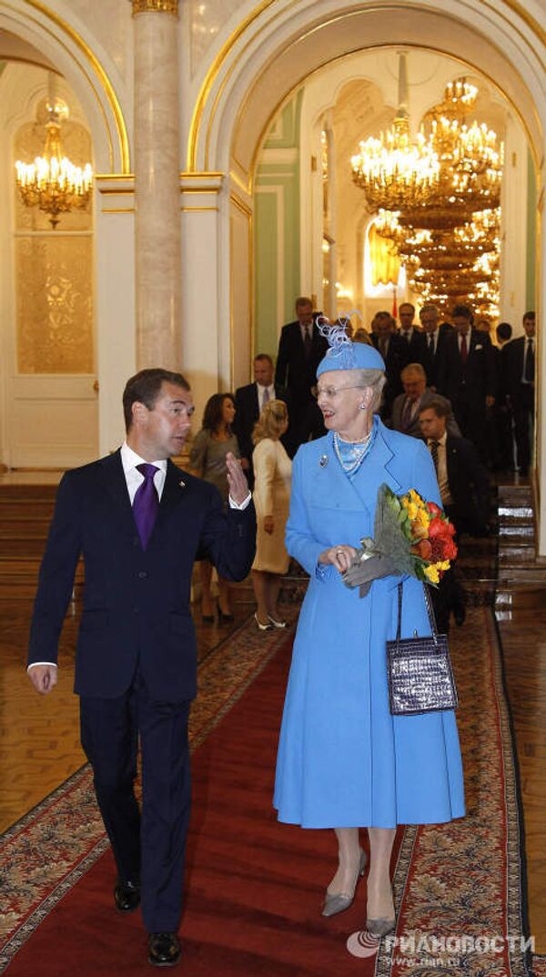 El presidente de Rusia recibe a la reina de Dinamarca - Sputnik Mundo