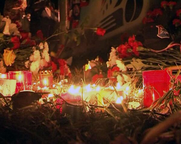 Ciudadanos rinden homenaje a jugadores de hockey muertos en el accidente aéreo - Sputnik Mundo