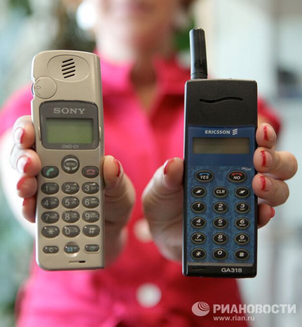 Repaso gráfico a la historia de teléfonos celulares en Rusia - Sputnik Mundo