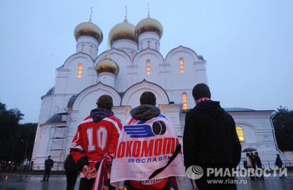 Despedida a los jugadores de Lokomotiv de Yaroslavl, muertos en el accidente de YaK-42  - Sputnik Mundo