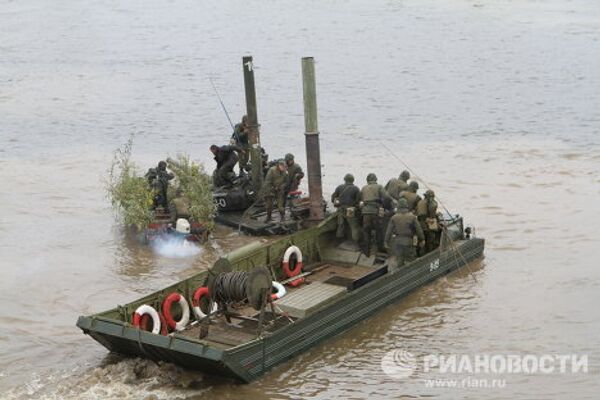 Ejercicios militares ruso-bielorrusos “Escudo de la Unión 2011” - Sputnik Mundo