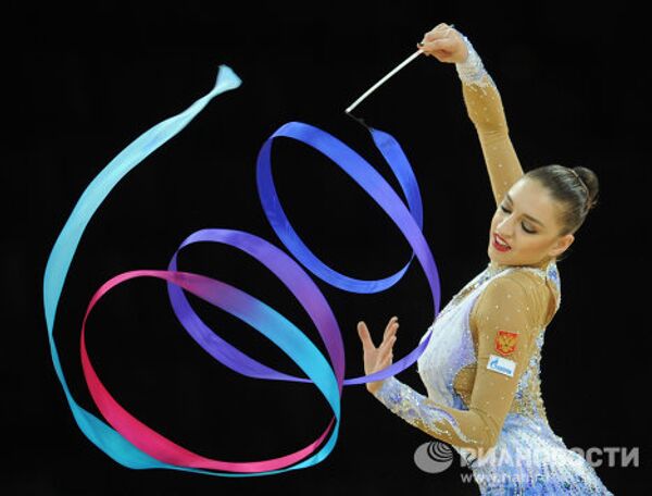 Rusa Kanáeva gana cinco oros en el Mundial de gimnasia rítmica - Sputnik Mundo